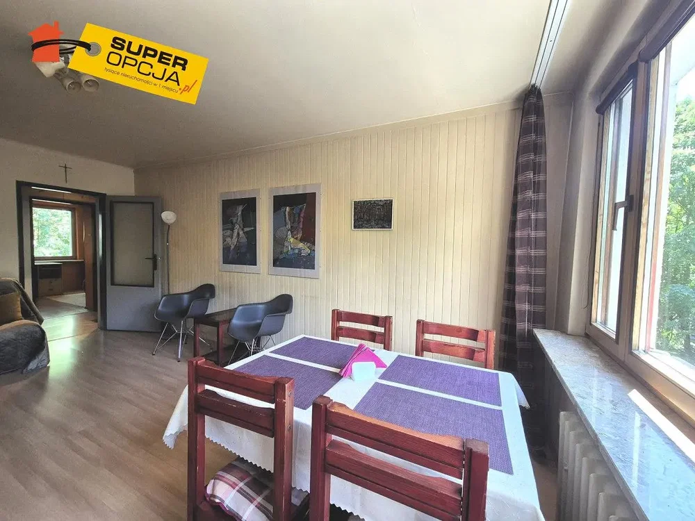 Autre; parquet, lumière naturelle, style moderne