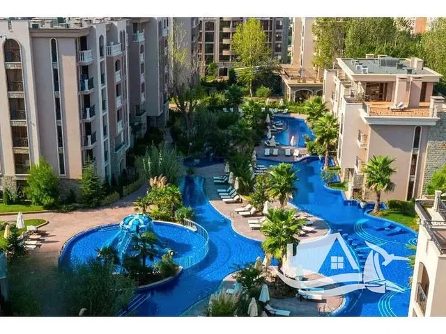 Casa e arredores; vista, luz natural