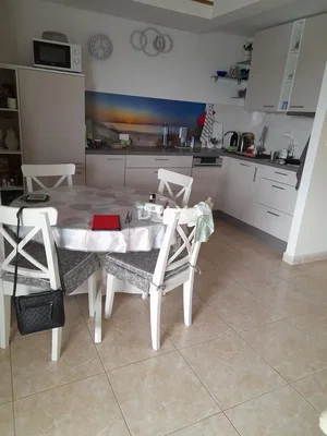 Kuhinja; pločice, kuhinjski aparati