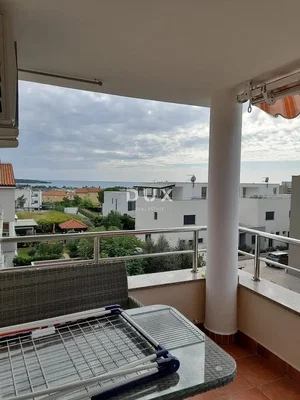 Balkon; pogled, prirodno svjetlo