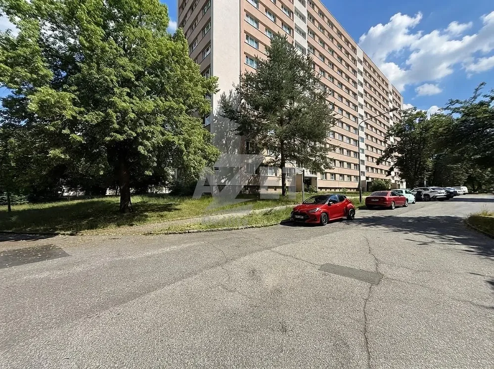 House and surroundings