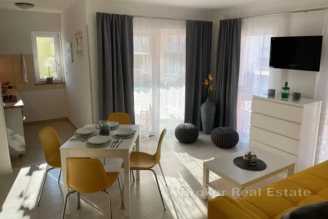 Salon; lumière naturelle, style moderne