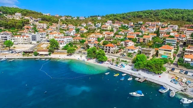 Casa e arredores; vista