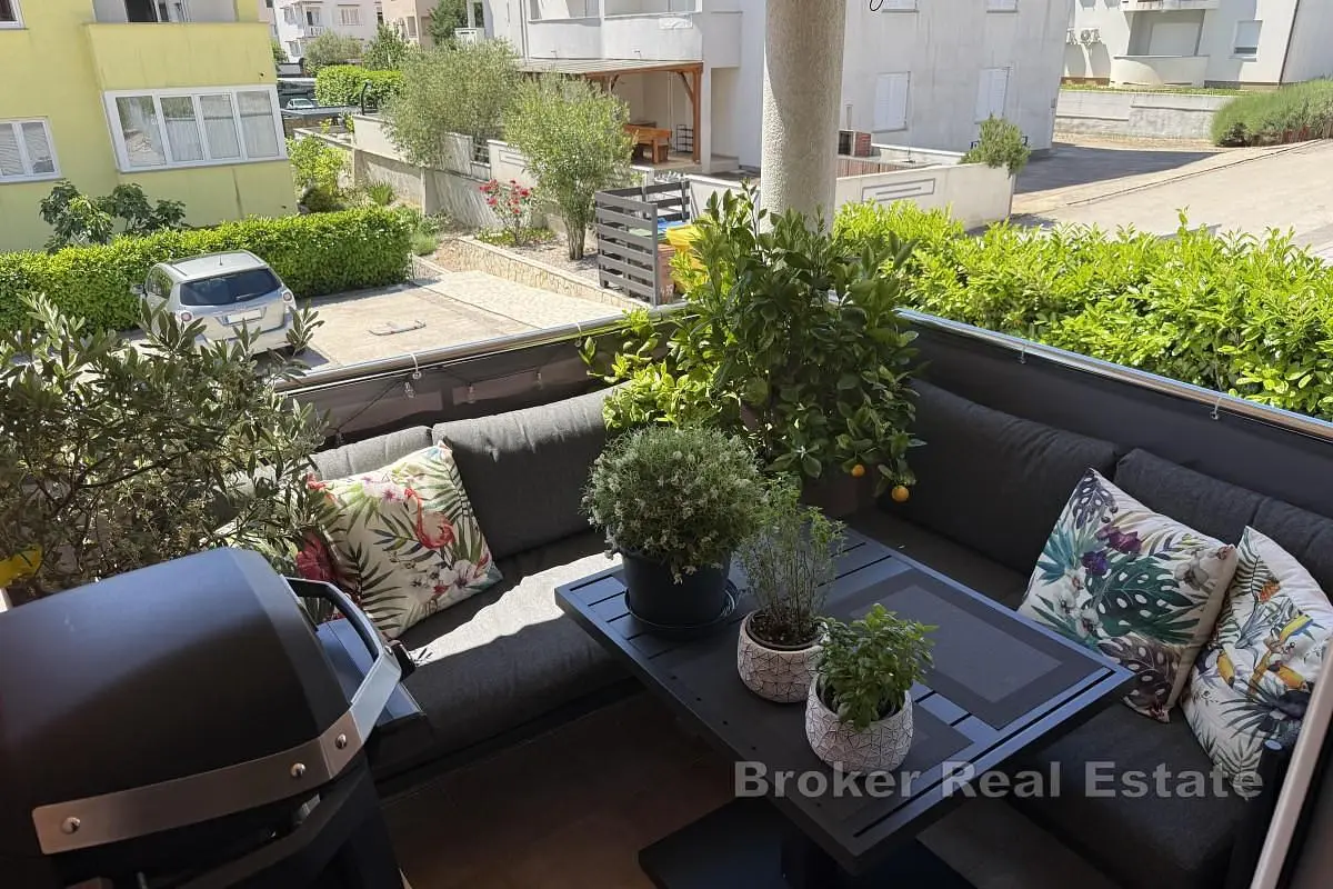 Terrasse; lumière naturelle, vue