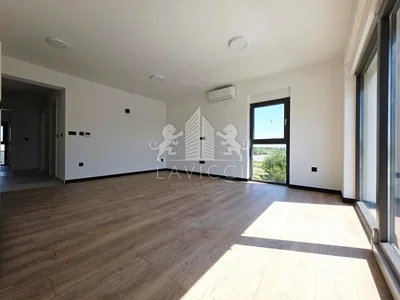 Salon; parquet, lumière naturelle, rénové