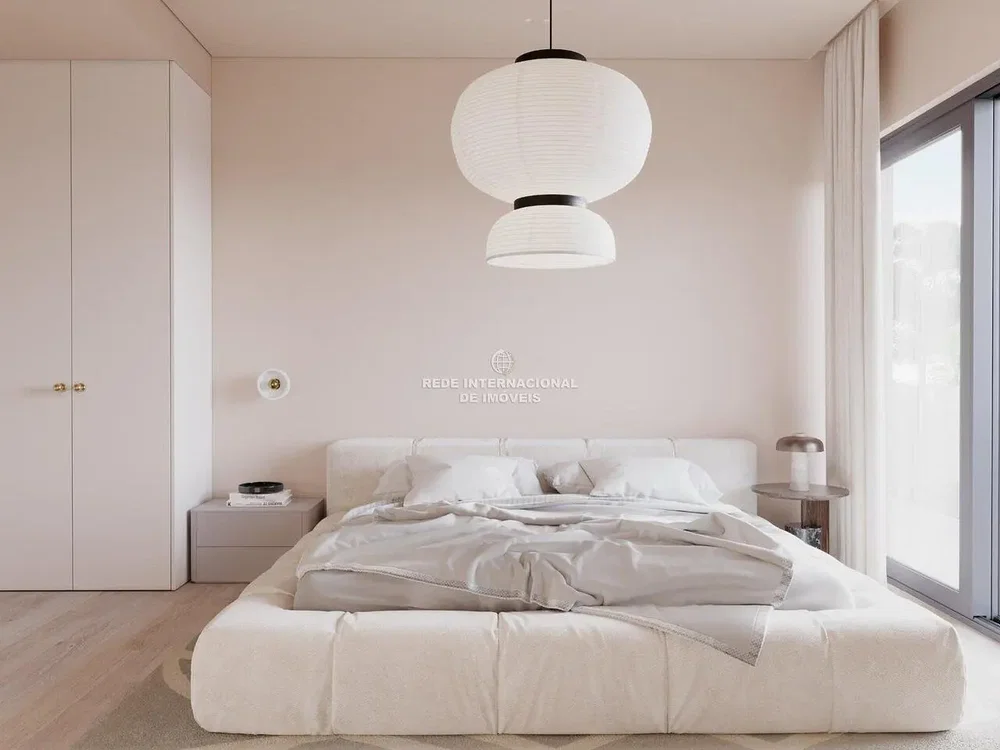 Schlafzimmer; tageslicht, holzboden