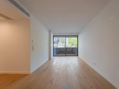 Wohnzimmer; holzboden, tageslicht
