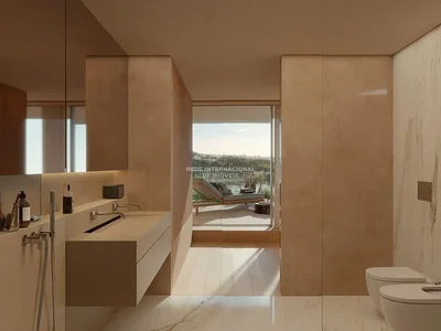 Salle de bain; carrelage, vue, lumière naturelle, rénové