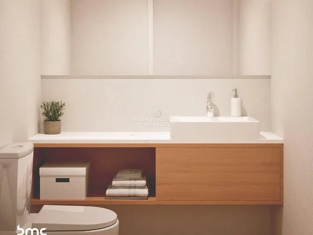Toilette; ristrutturato, luce naturale