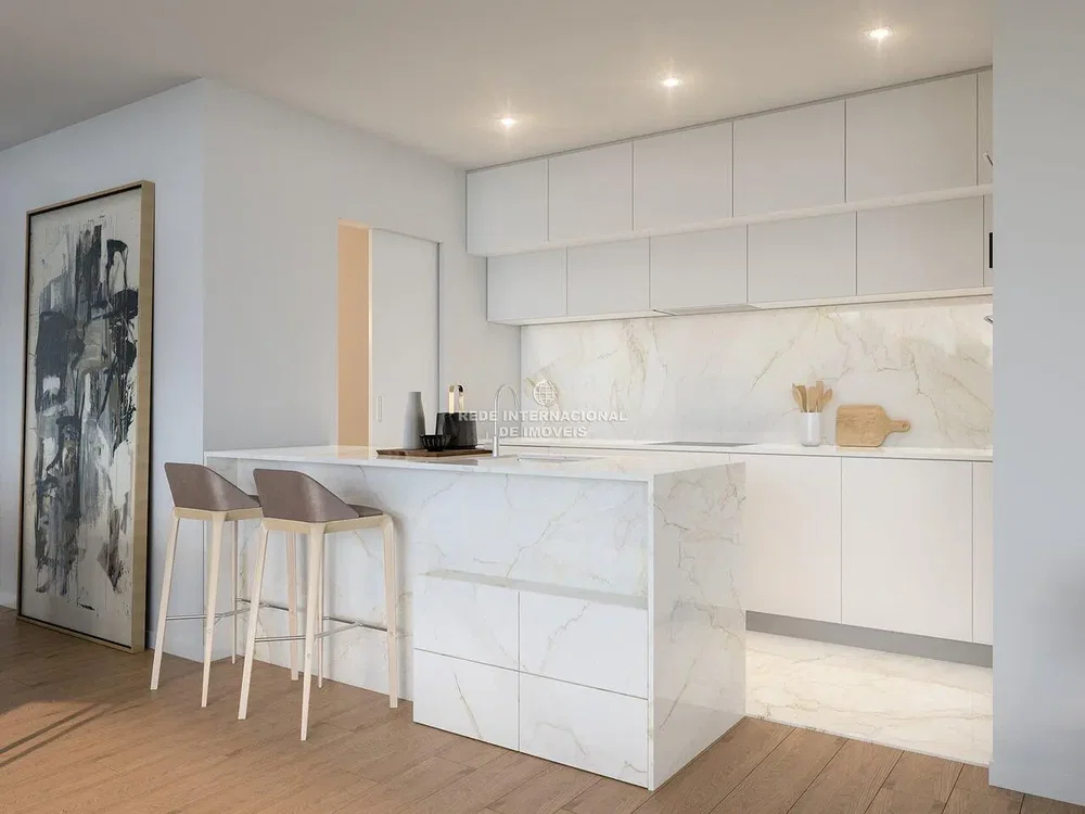 Cucina; elettrodomestici, pavimento in legno, luce naturale, stile moderno, ristrutturato