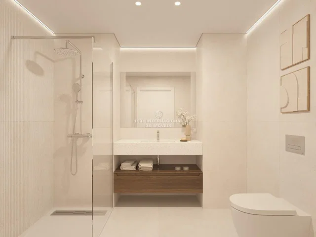 Baño; renovado, luz natural