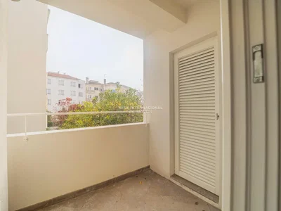 Balkon; výhled, přirozené světlo
