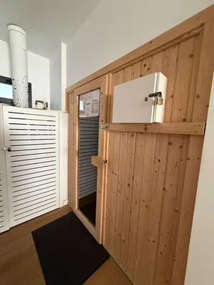 Overig; houten balken, houten vloer, gerenoveerd