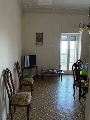 Dnevni boravak; pločice, prirodna svjetlost