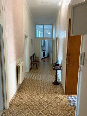 Ostale; potrebna renovacija, prirodna svjetlost