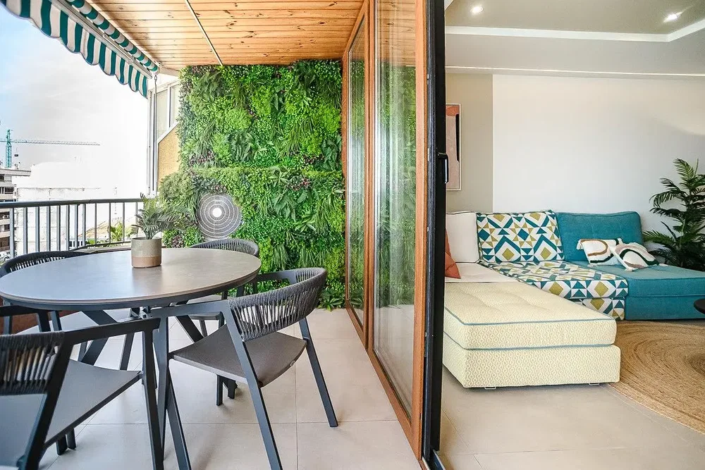 Oturma odası; manzara, doğal ışık, modern stil