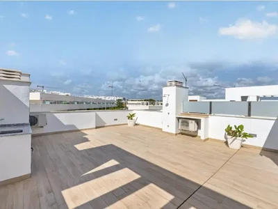 Terrasse; carrelage, lumière naturelle, vue