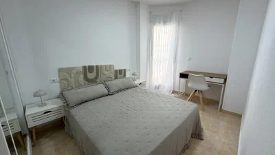 Chambre; lumière naturelle, carrelage