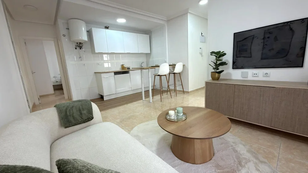 Salon; lumière naturelle, style moderne, parquet