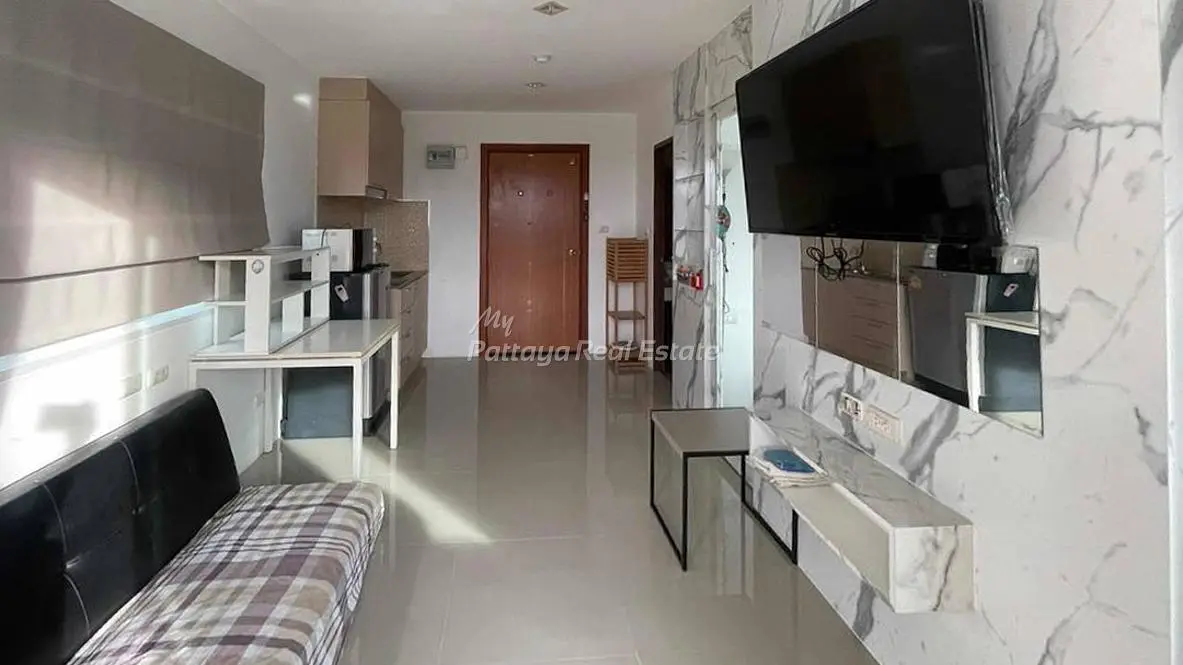 Salon; électroménager, lumière naturelle, carrelage