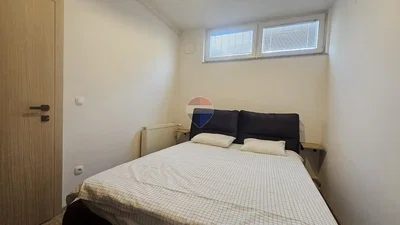 Schlafzimmer; tageslicht, holzboden