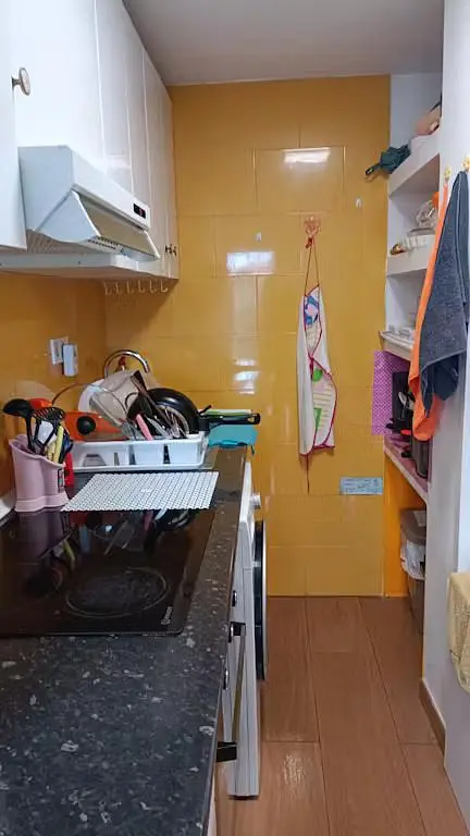 Kuhinja; kuhinjski aparati, pločice