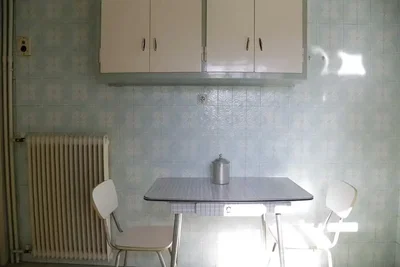 Kuchyňa; dlažba, prirodzené svetlo