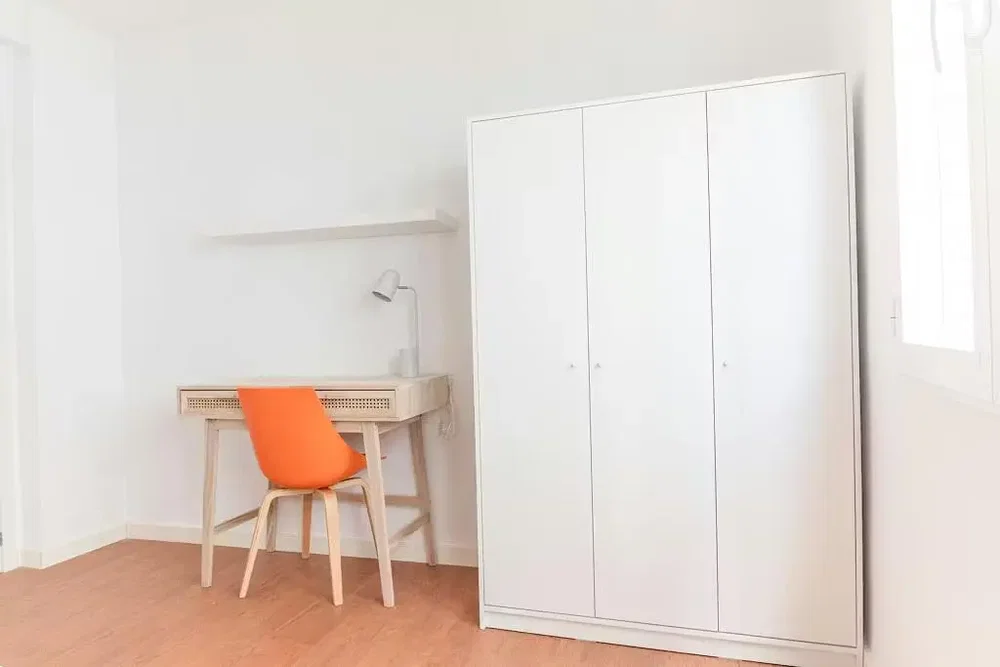 Chambre; parquet, lumière naturelle