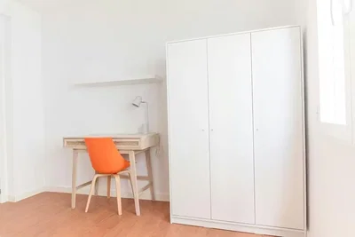 Chambre; parquet, lumière naturelle
