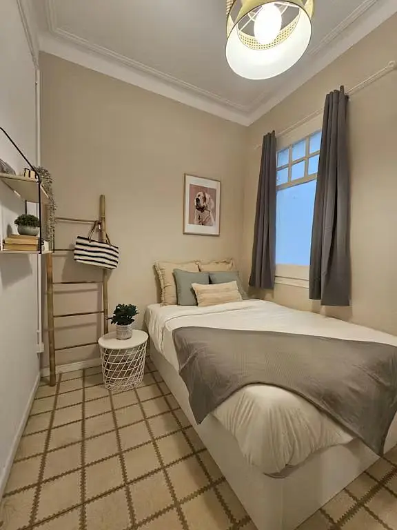 Schlafzimmer; tageslicht, moderner stil