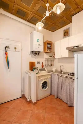 Kuhinja; pločice, kućanski aparati