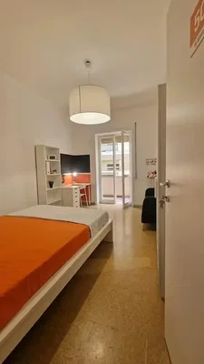 Schlafzimmer; tageslicht, fliesenboden