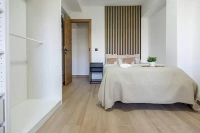 Chambre; parquet, lumière naturelle, style moderne