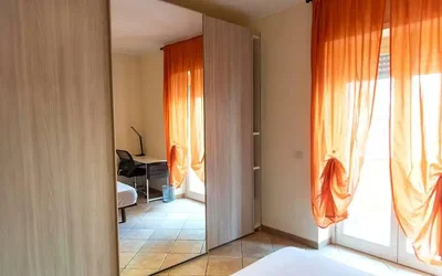 Schlafzimmer; fliesenboden, tageslicht