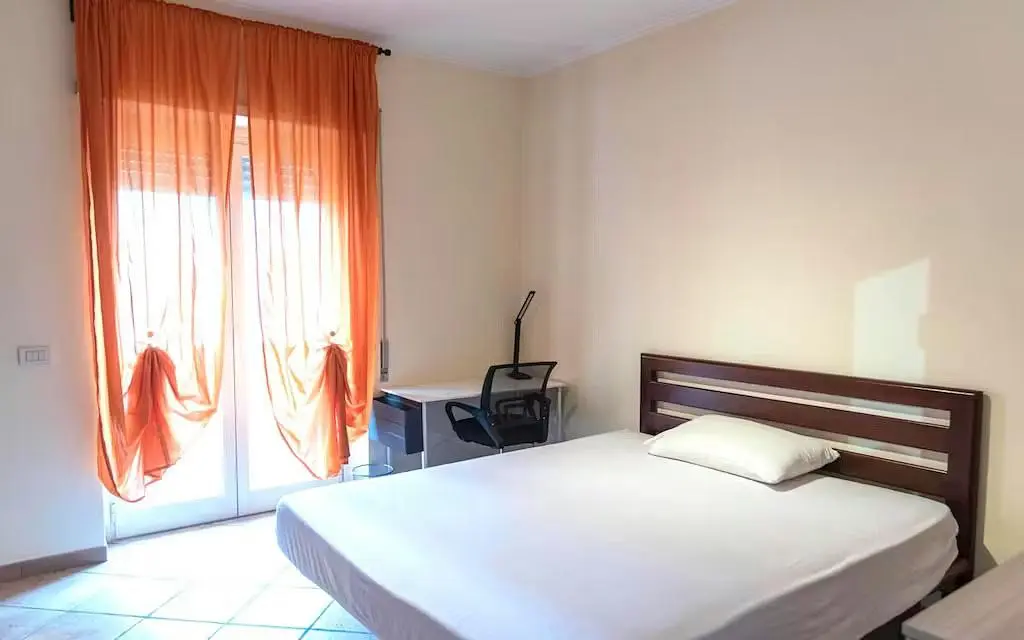 Schlafzimmer; tageslicht, fliesenboden