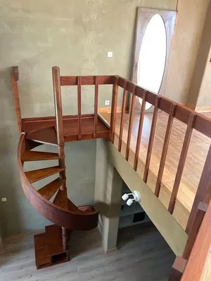 Altro; pavimento in legno
