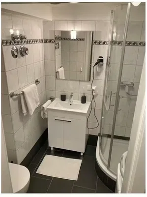 Bathroom; tile floor, natural light