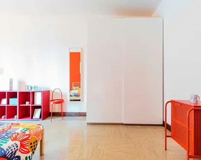 Chambre d'enfant; parquet, lumière naturelle, style moderne