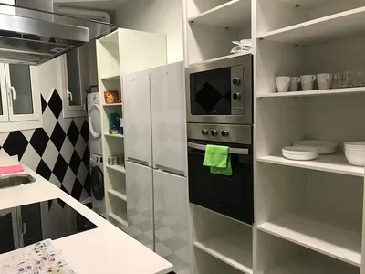 Kuhinja; kućanski aparati, pločice