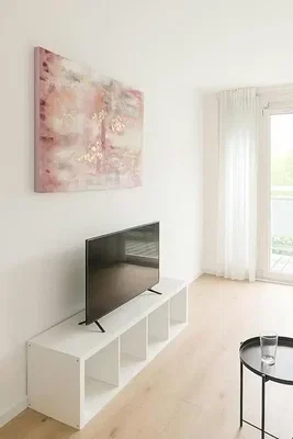 Living room; natural light, wood floor, modern style