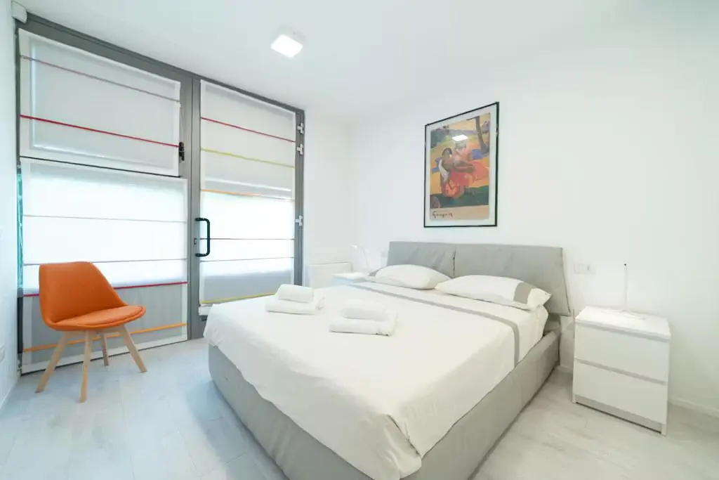 Schlafzimmer; tageslicht, moderner stil
