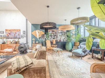 Salon; lumière naturelle, style moderne, parquet