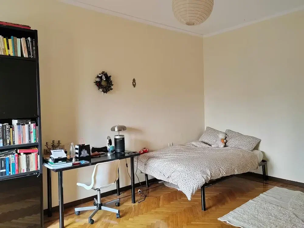 Chambre; parquet, lumière naturelle