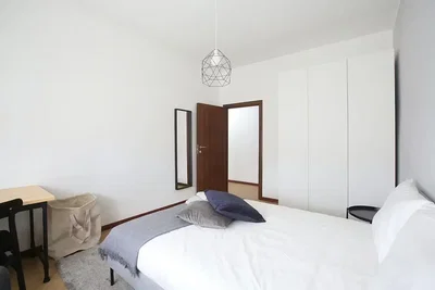 Schlafzimmer; tageslicht, holzboden