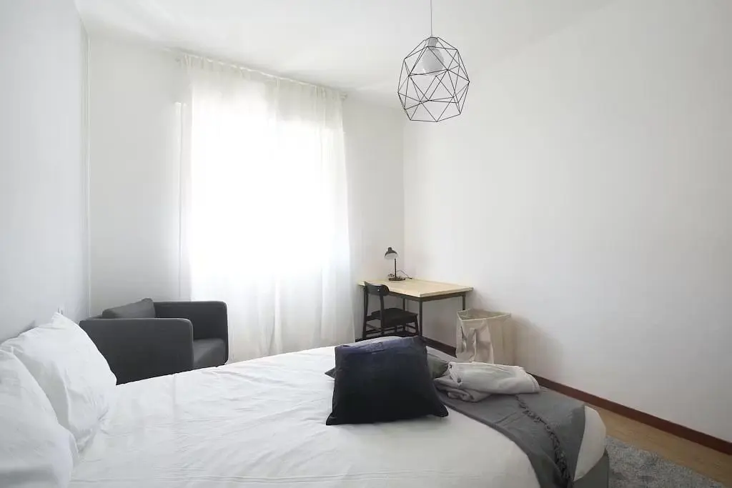 Schlafzimmer; tageslicht, moderner stil