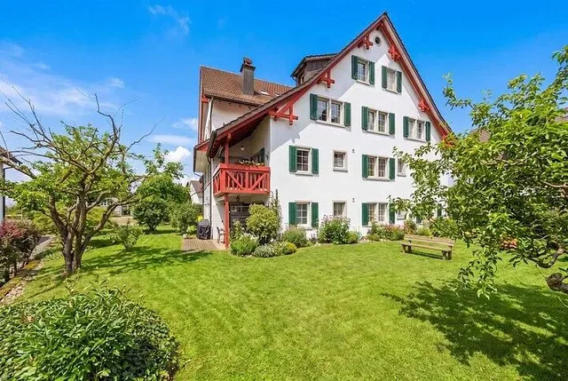 House and surroundings; natural light, view
