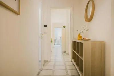 Salon; carrelage, lumière naturelle