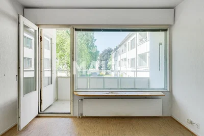 Balkon; houten vloer, natuurlijk licht, uitzicht