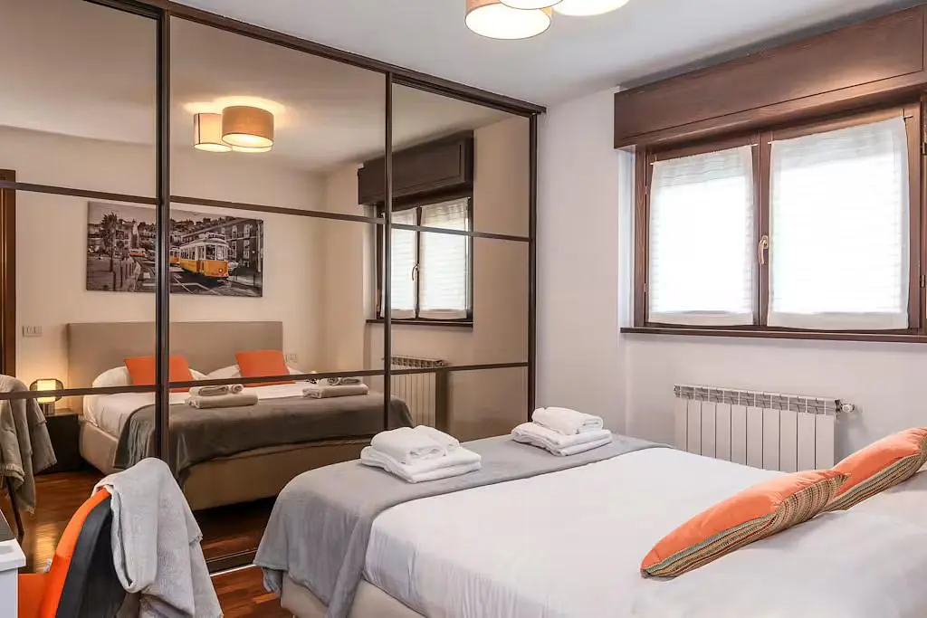 Chambre; parquet, lumière naturelle