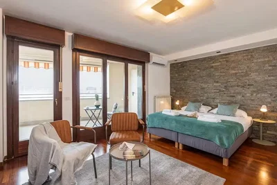 Chambre; parquet, lumière naturelle